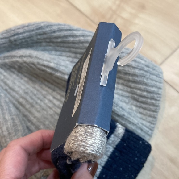 H&M Lambs Wool Hat & bonus boot socks - Picture 14 of 16